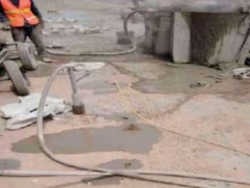 苏州水泥混凝土路面板底注浆技术 路面脱空注浆整治方案